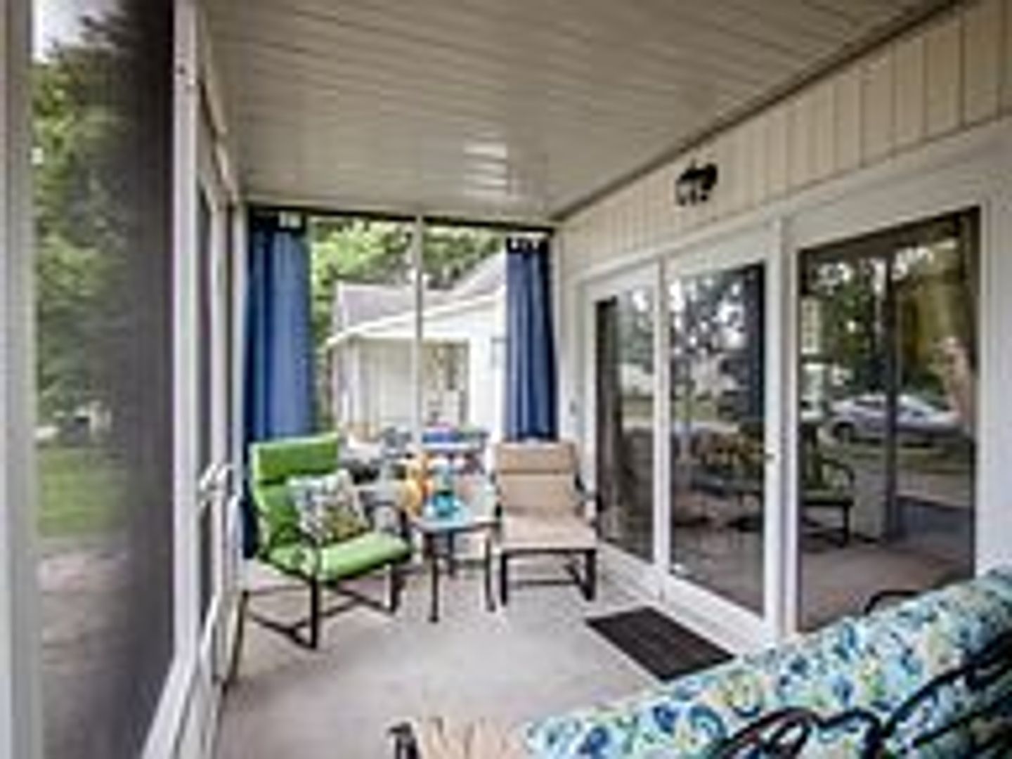 Lexington House: 1083 Duncan Ave.