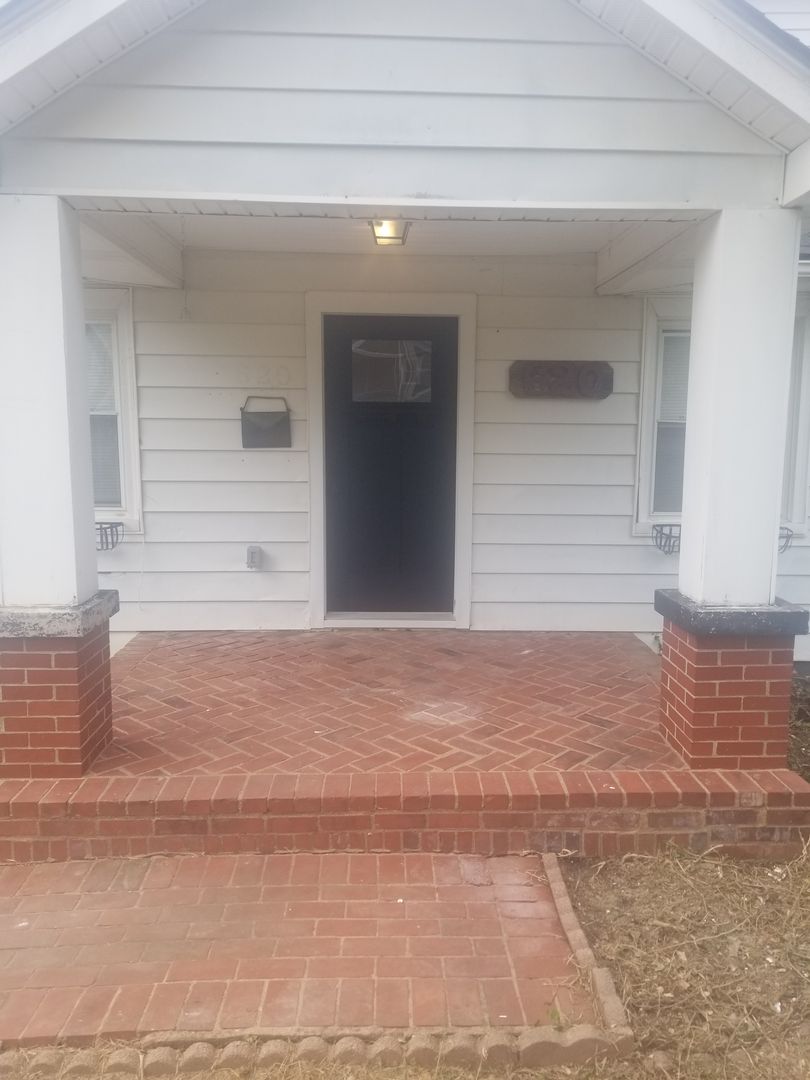 lexington House: 620 Addison ave.