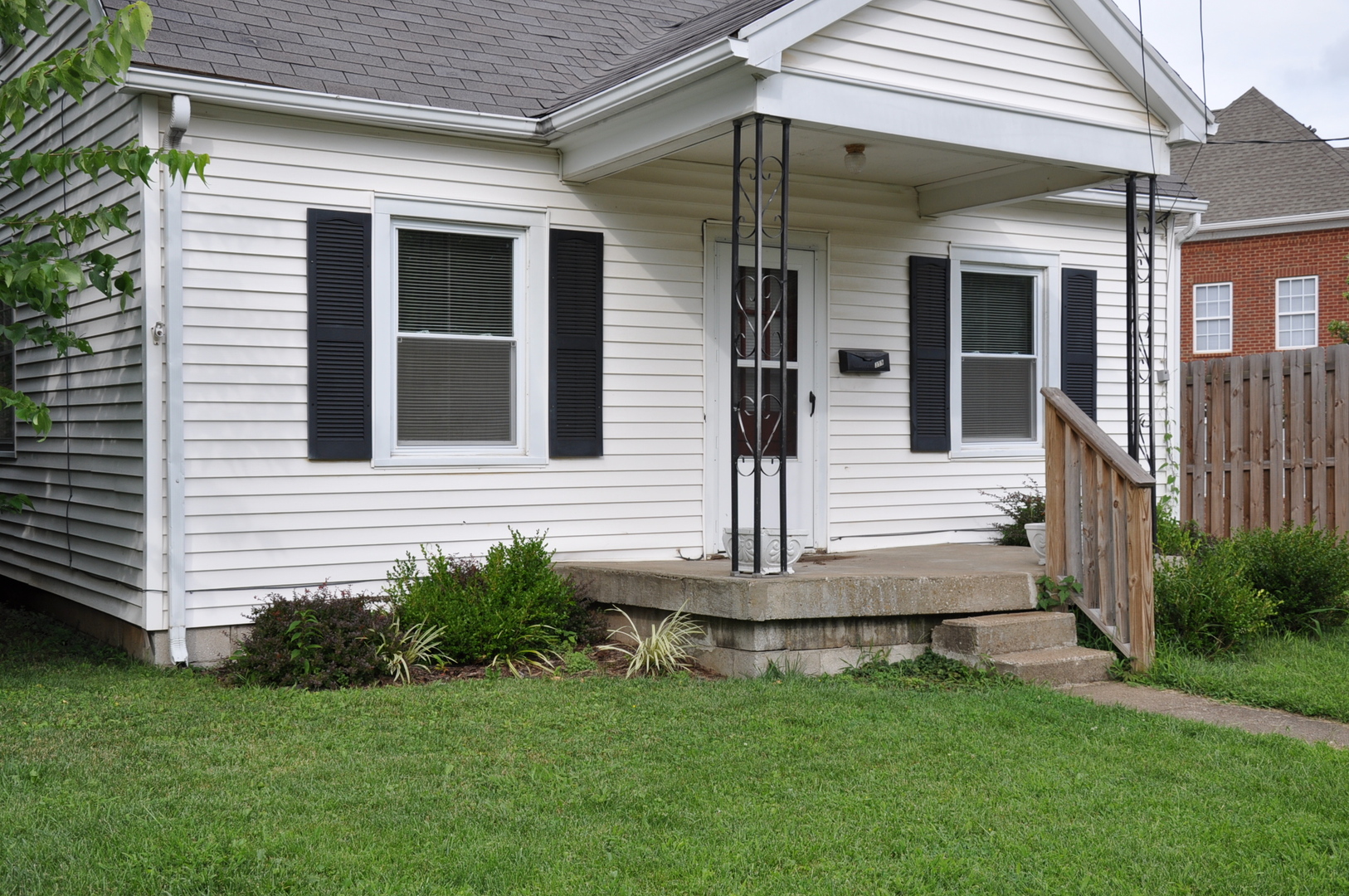 Lexington House: 359 Bucoto