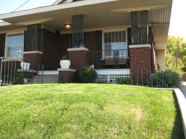 Lexington Apartment: 860 South Broadway