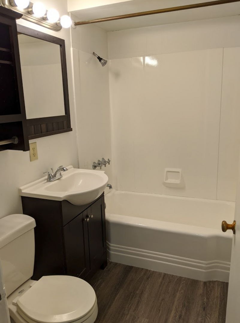 Seattle Apartment: 4618 Fremont Ave N