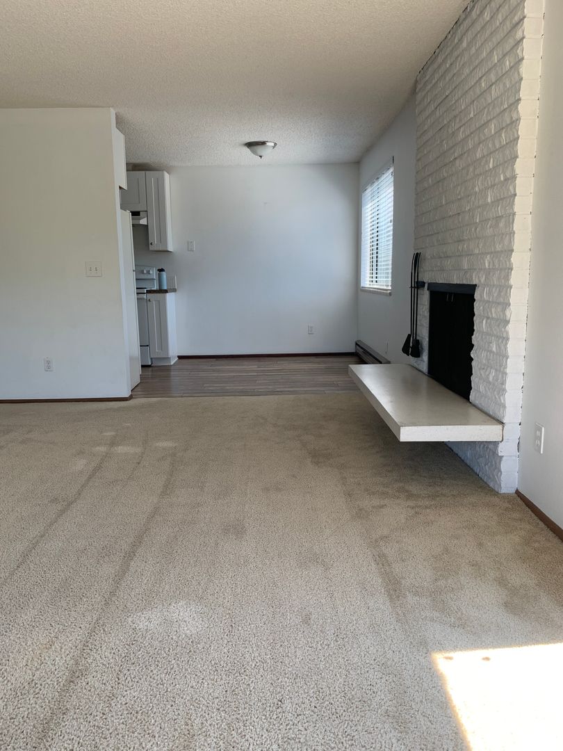 Seattle Apartment: 6400 32nd Ave NW