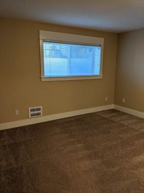 Spacious 2bed/1bath Apartment in Bellevue! – photo 1