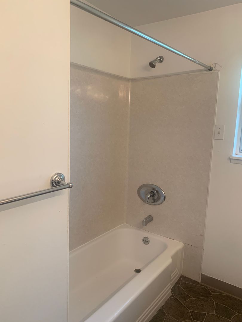 Seattle Apartment: 2617 - 2621 22nd Ave W