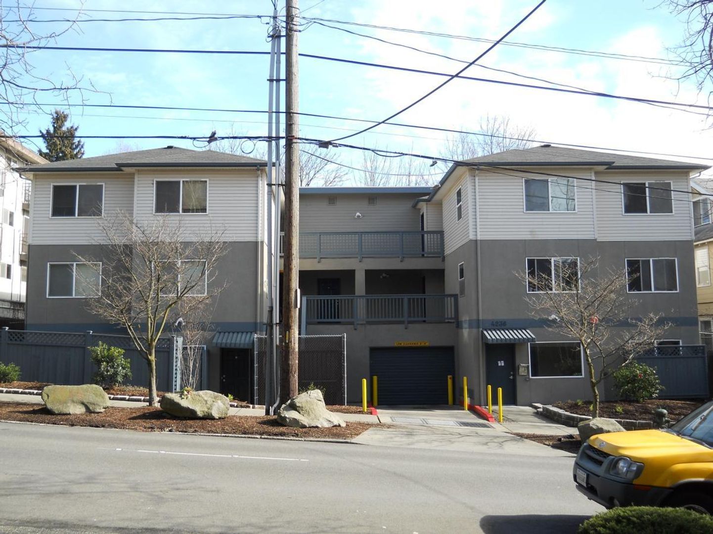 Seattle Apartment: 4236 7th Avenue NE