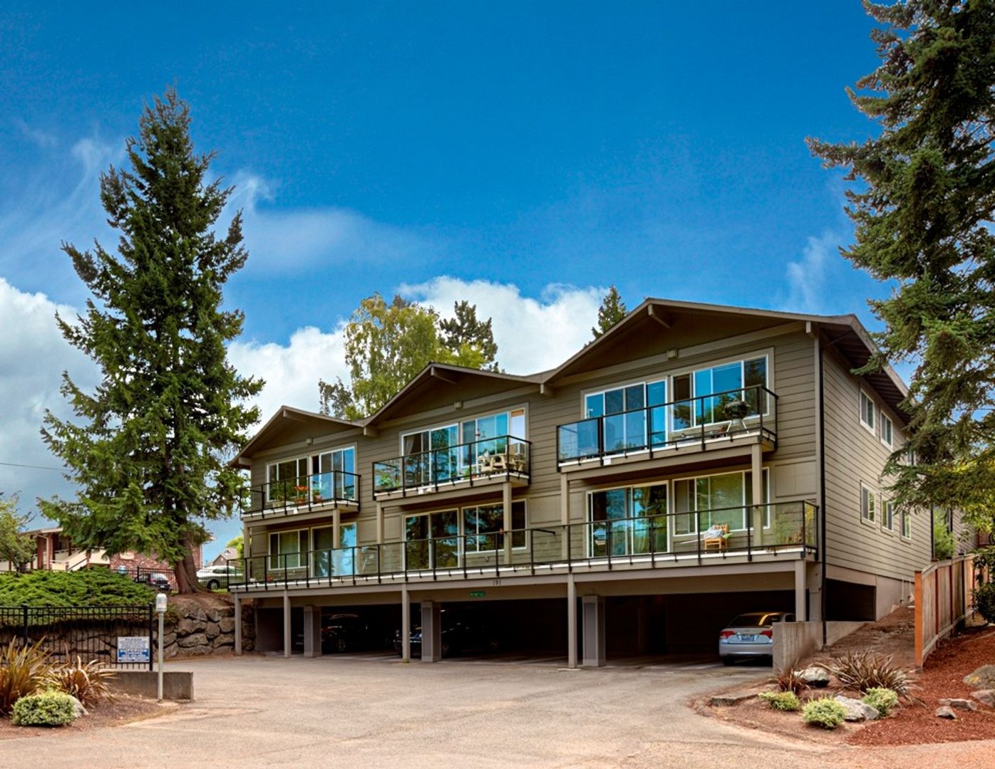 Bellevue Apartment: 191 106th Avenue SE