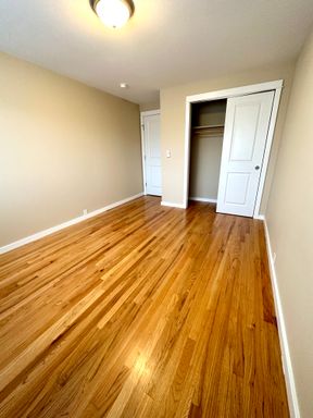Spacious 1bed/1bath apartment located in UPPER QUEEN ANNE! – photo 1