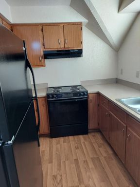 Spacious 2bed/1bath Apartment One Block From Alki Beach! – photo 1