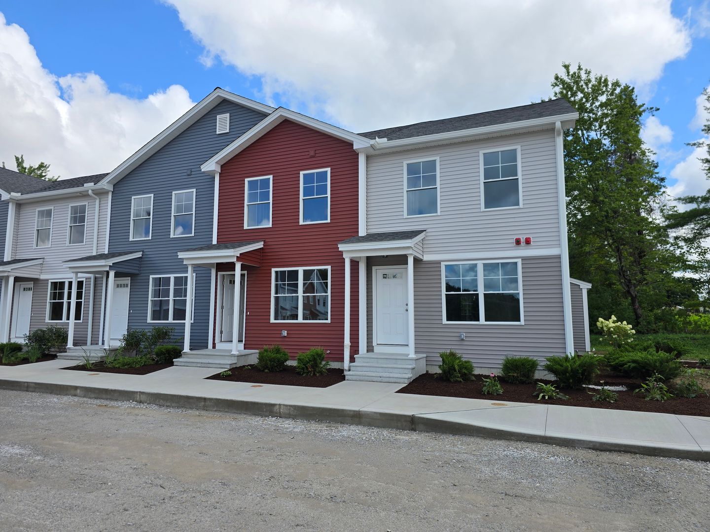 Hooksett Apartment: 2 Megway Ct.