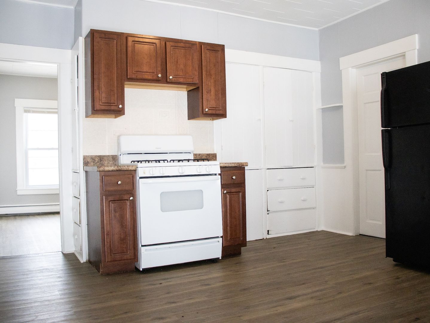 Manchester Apartment: 491 Maple St.