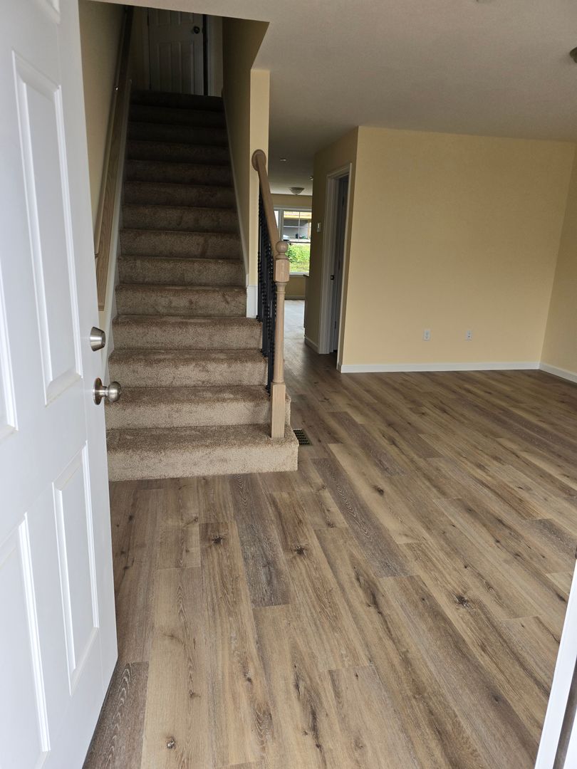 Hooksett Apartment: 2 Megway Ct.