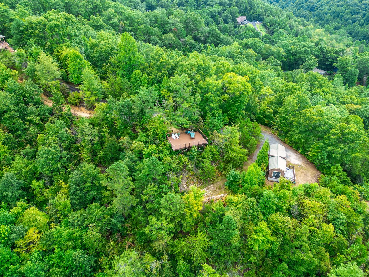 Peaceful Living, Convenient Location - Cabin in the woods with walking trails in Whittier NC! 11 of 12