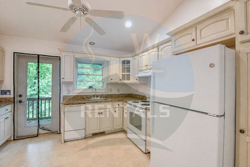 Peaceful and Convenient 2 Bedroom Suite in Whittier in the Iris Cove Community