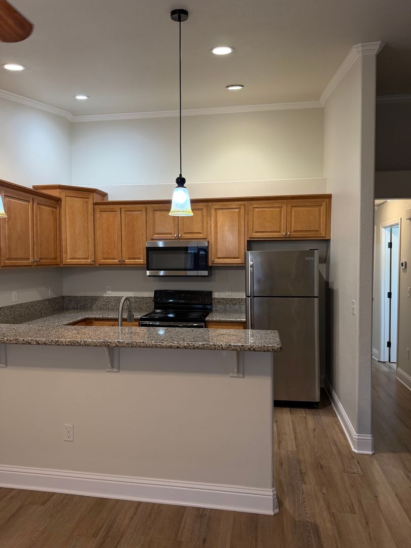 Redding Apartment: 1211 Wurch Way 9-12