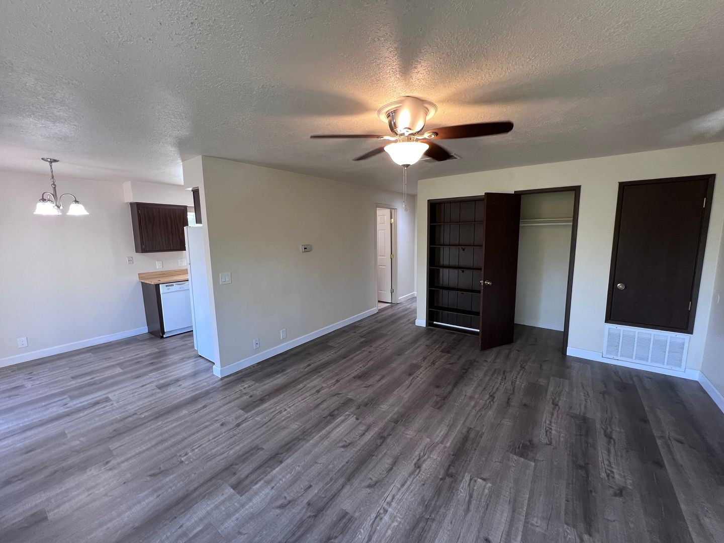 Red Bluff Apartment: 80 Mina Ave