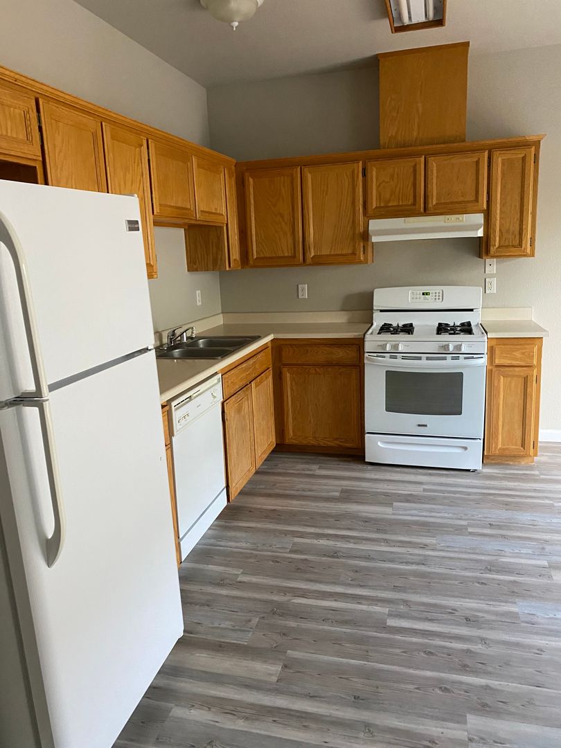 Cottonwood Apartment: 3900 - 3892 Rhonda Rd 1-4