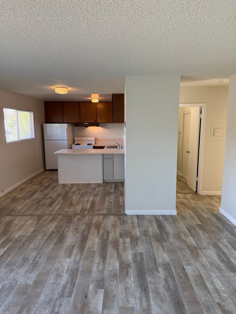 Redding Apartment: 1415-1421 Orange Ave
