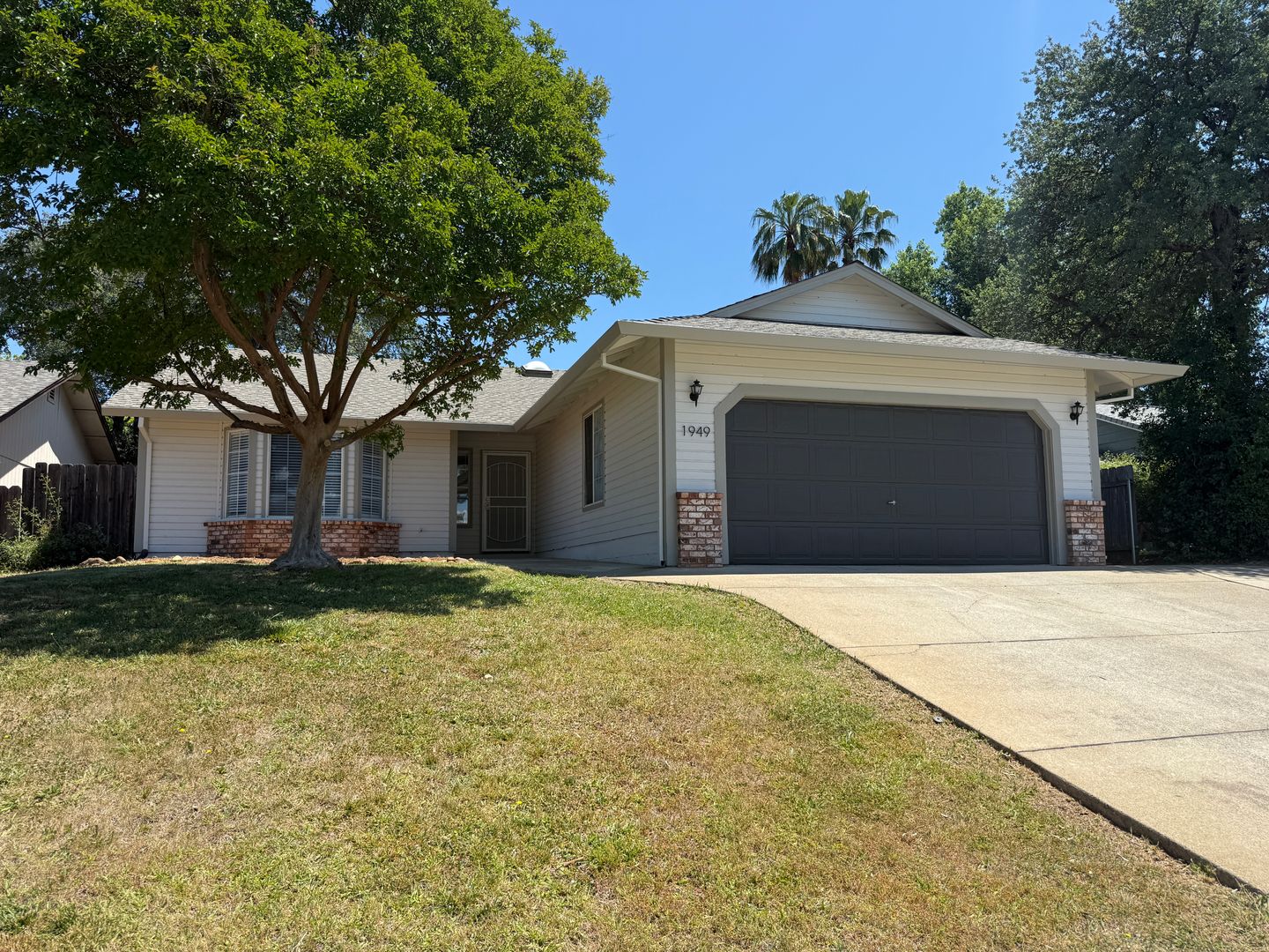 Redding House: 1949 Trumpet Dr