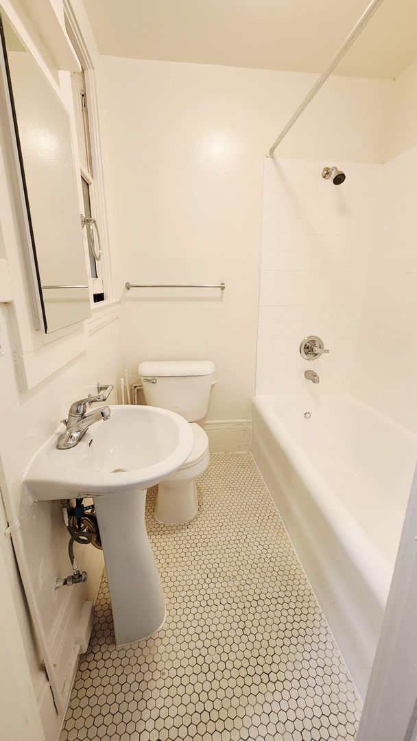 San Francisco Apartment: 184-186 Park Street