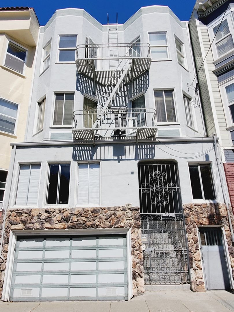 San Francisco Apartment: 1946-1950 McAllister Street
