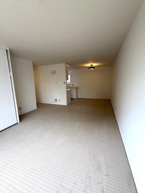 1777 Pine Street #302-Bright & Spacious 1 Bedroom | Brand-New Carpet | Courtyard Pool | Parking Available – photo 1