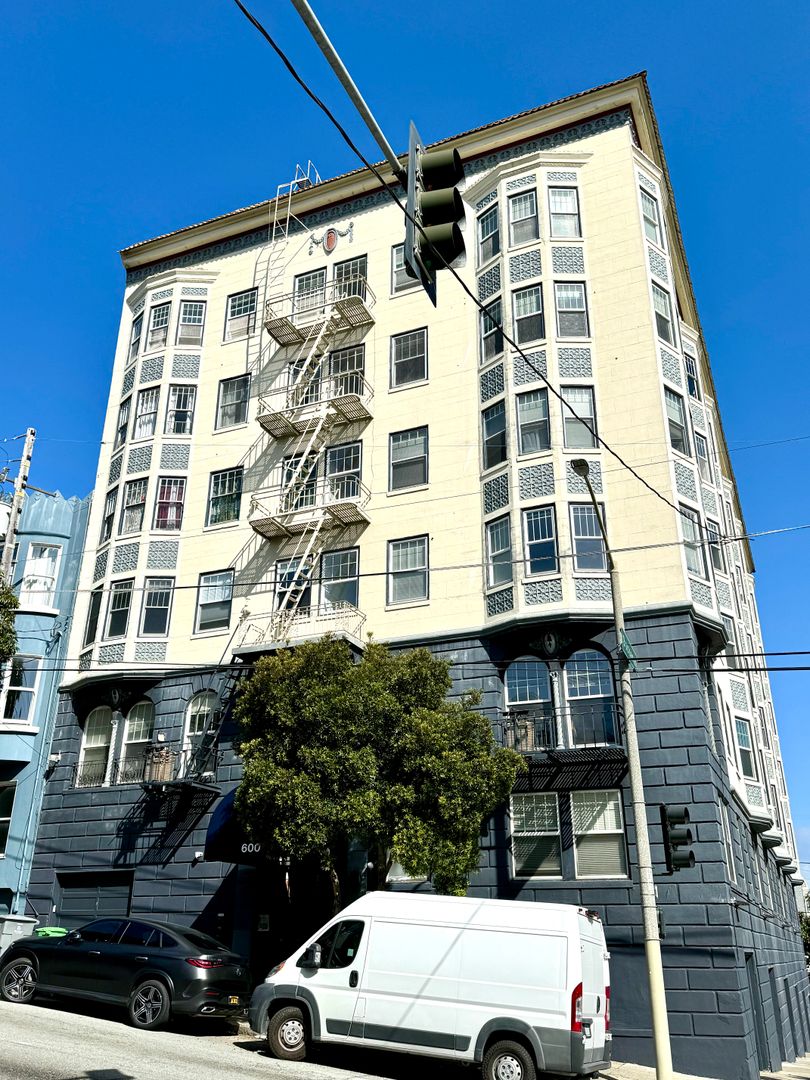 San Francisco Apartment: 600 Fell Street