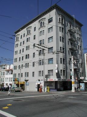 2905 Van Ness #104, Large Studio! Great location! – photo 1