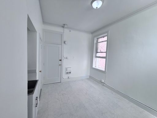 Residential Hotel – Single Rooms available for rent. – photo 1