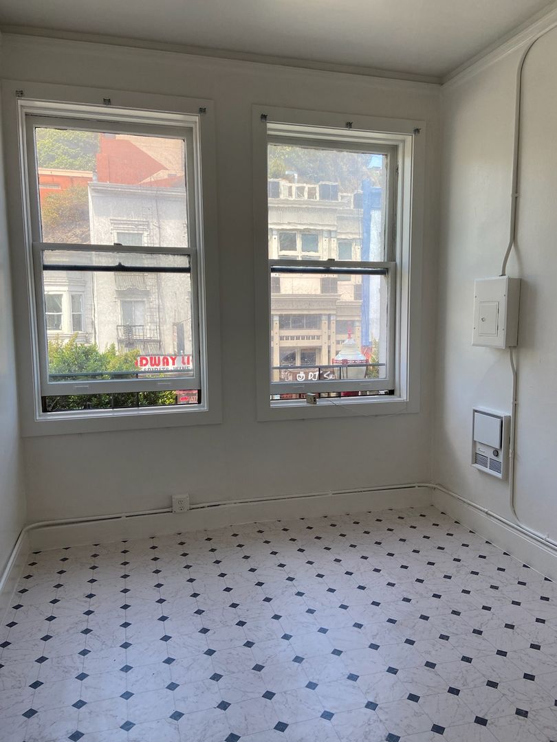 461 Broadway Street - Main Image