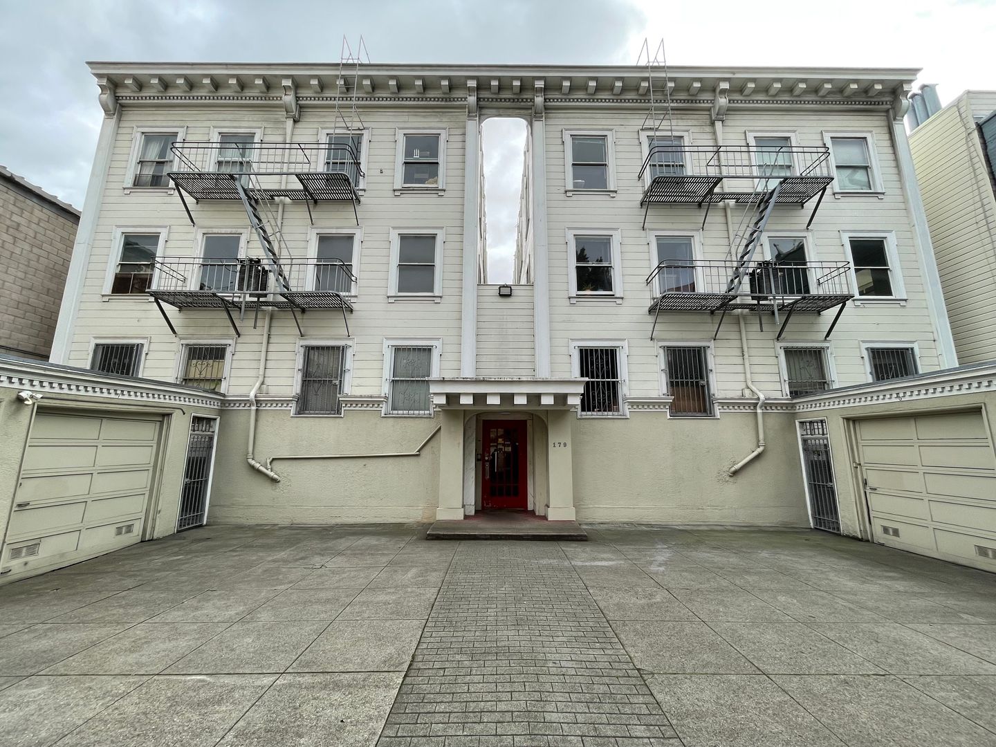 San Francisco Apartment: 179 Oak Street / 72 Lily Street