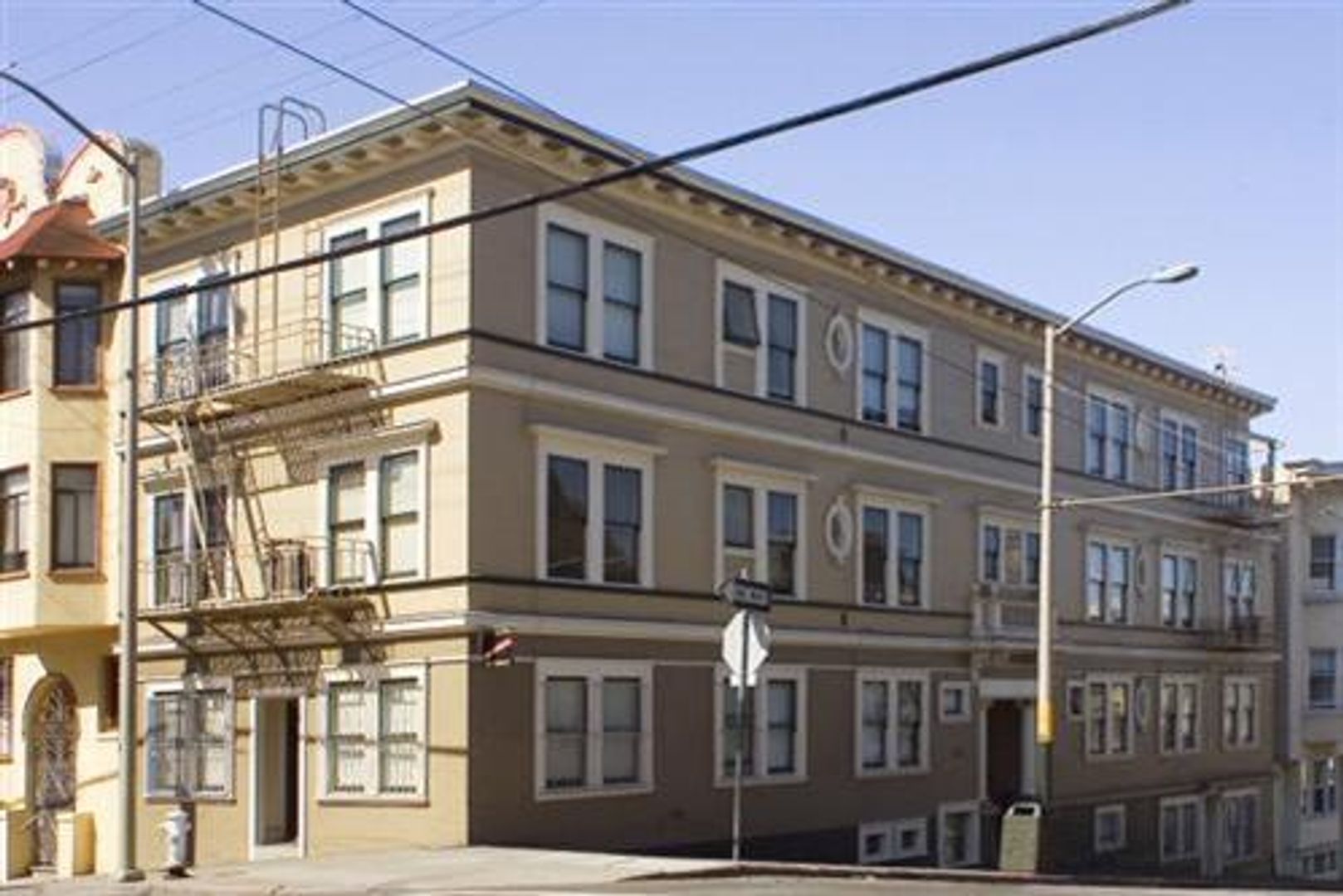 San Francisco Apartment: 1611 Clay Street / 1565 Larkin Street