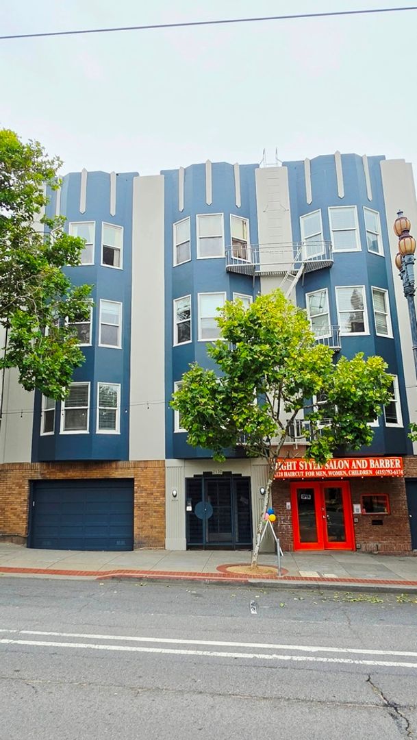 San Francisco Apartment: 2128-2130 Market Street