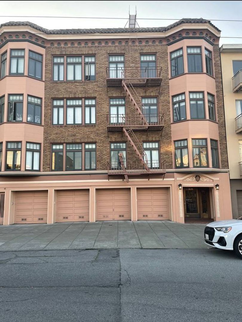 San Francisco Apartment: 3575 Fillmore Street