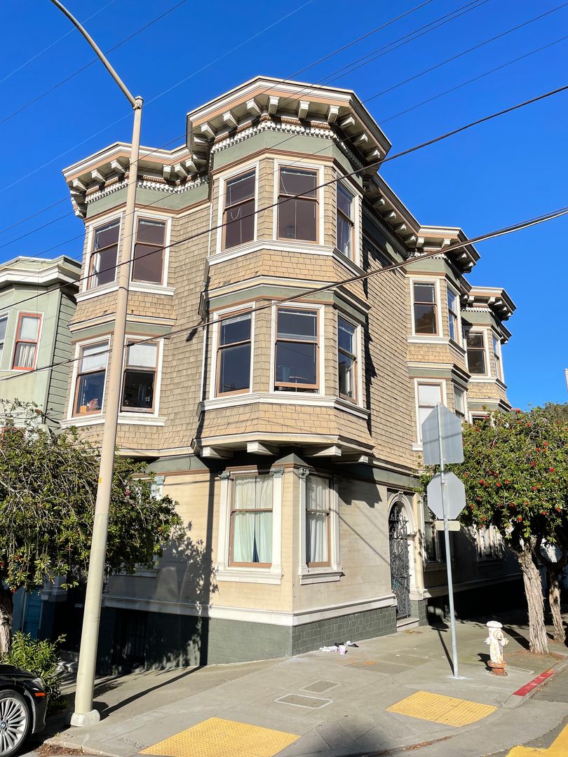 1118 Waller Street - Main Image