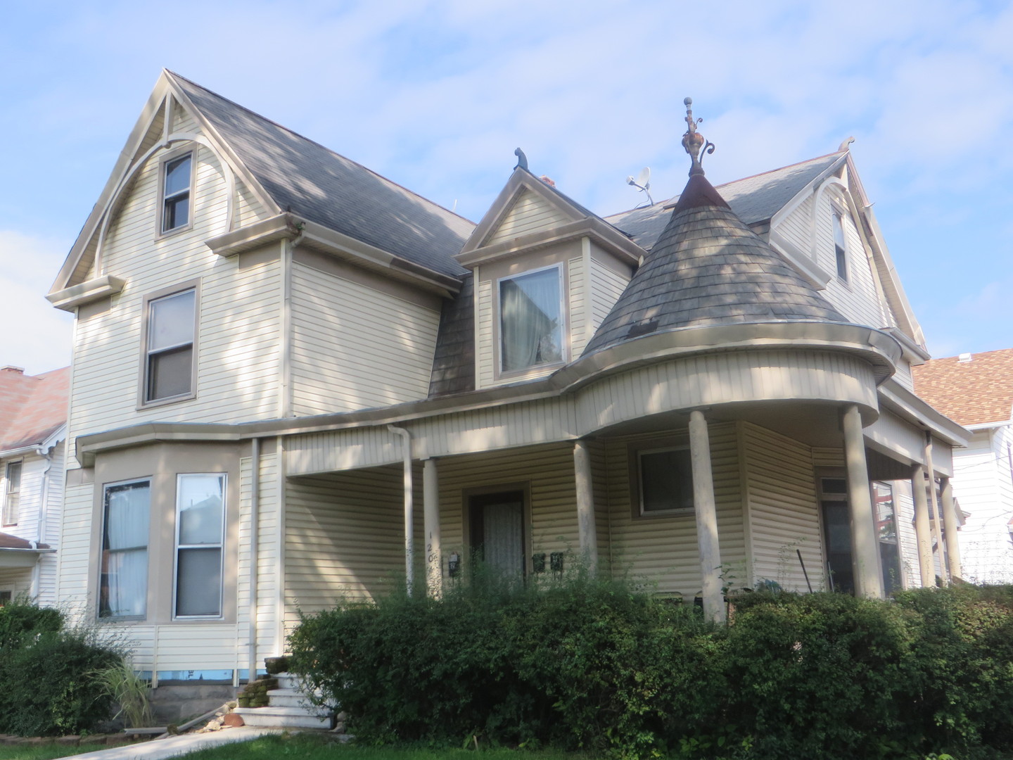 Fort Wayne Apartment: 1204 Stophlet Street