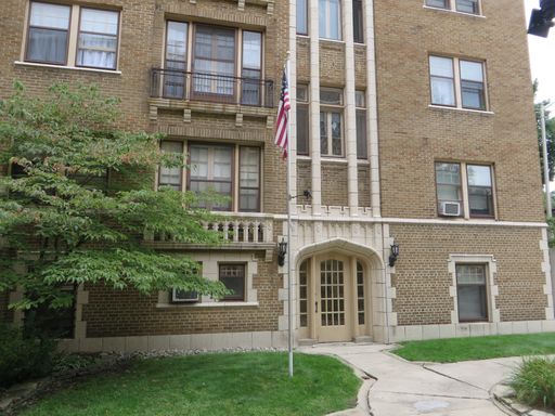 One bedroom Penthouse in Sheridan Court FREE HEAT (West Central, Downtown) – photo 1