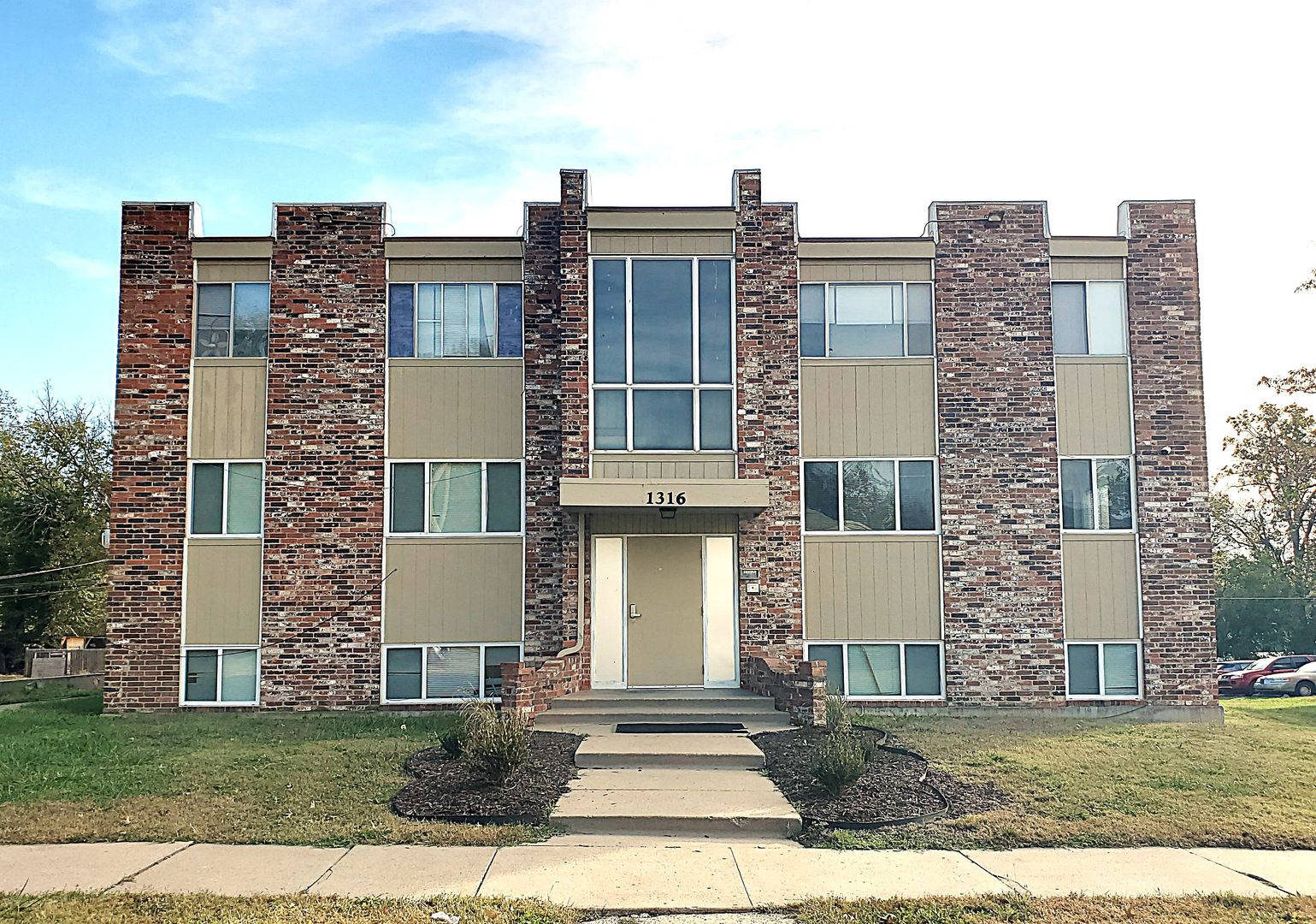Topeka Apartment: 1316 SW Western Ave.