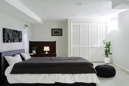 Listing photo thumbnail