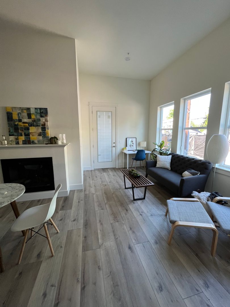 Portland Apartment: 5980-5960 E Burnside St.