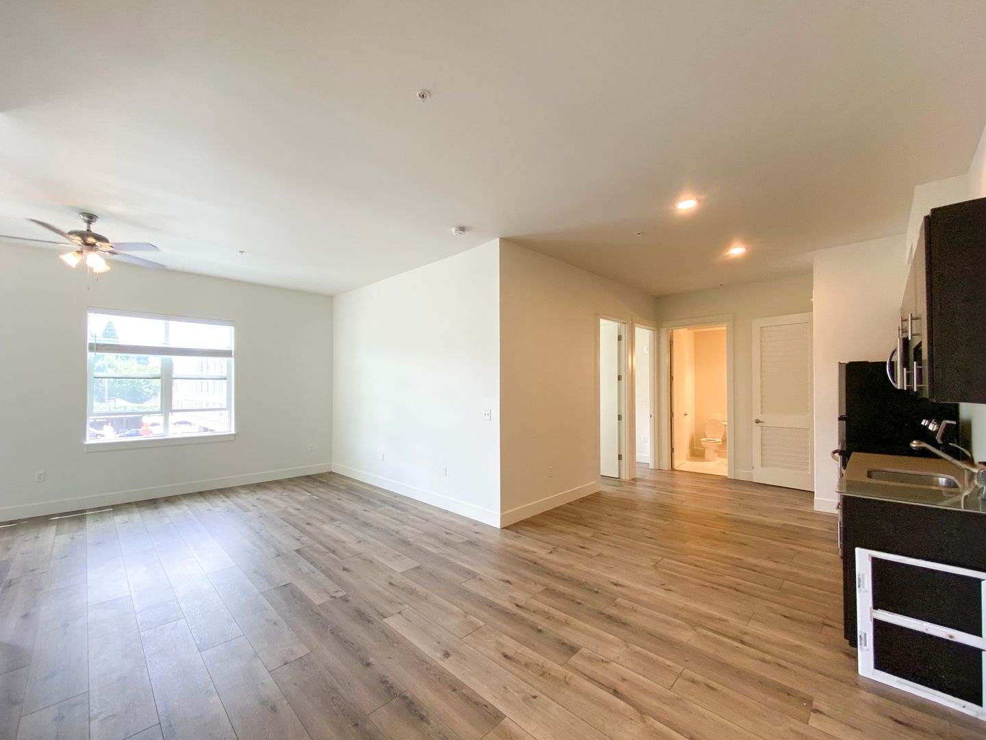 Vancouver Apartment: 1660 D St.