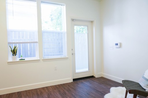 Listing photo thumbnail