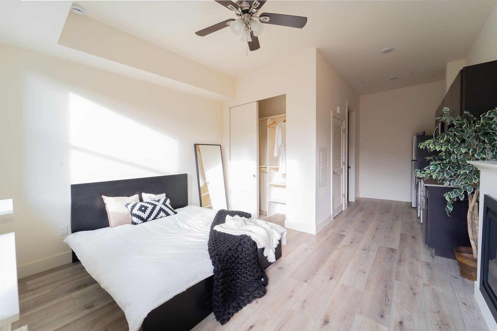 Portland Apartment: 7980-7990 SW Capitol Hill Rd