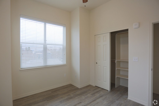 Listing photo thumbnail