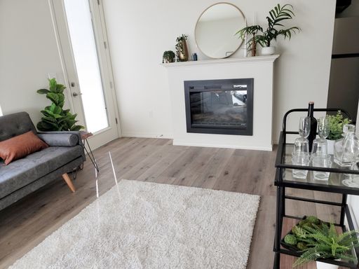 Listing photo thumbnail