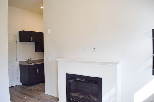 Listing photo thumbnail