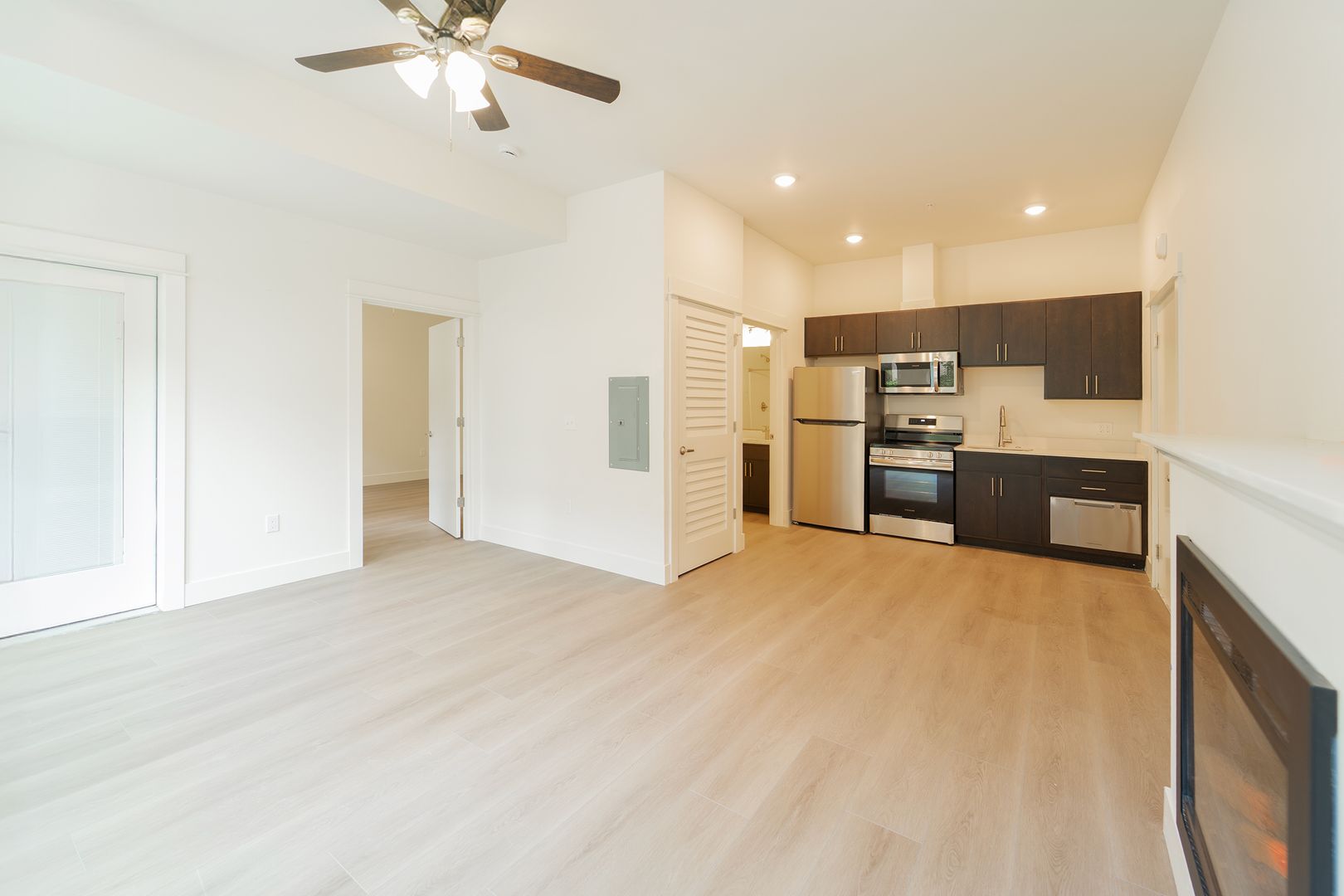 Milwaukie Apartment: 1600 SE Lava Dr.