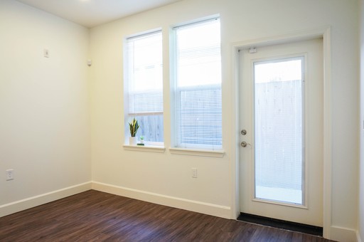 Listing photo thumbnail