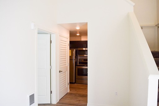 Listing photo thumbnail