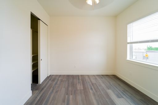 Listing photo thumbnail