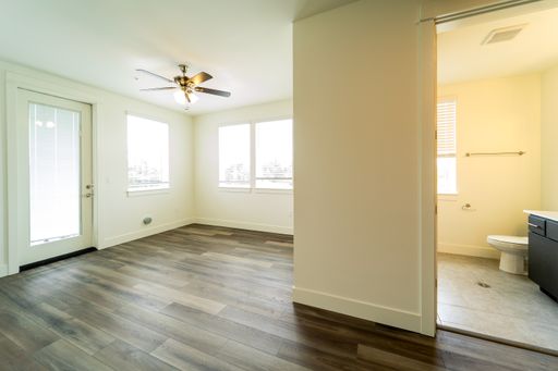 Listing photo thumbnail